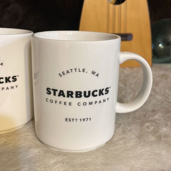 Starbucks cups Set of 4 (3820) - Picture 2 of 5